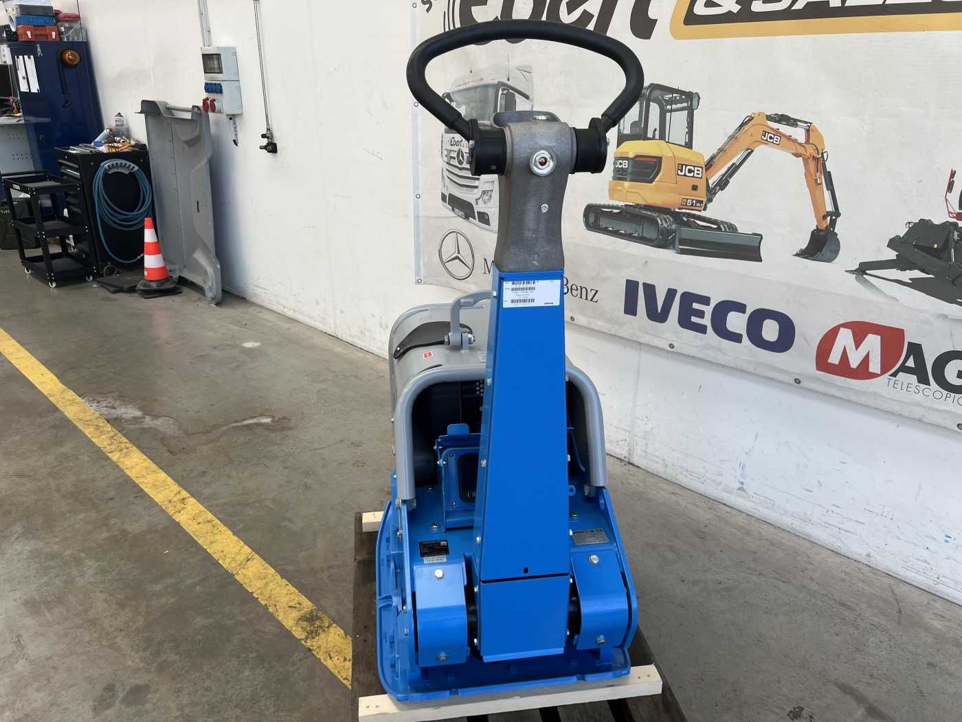Fahrzeugabbildung Weber Weber CR 7 WSA Hatz-Diesel / 484 kg Rüttelplatte