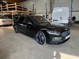 Skoda Superb Combi 2.0 TSI 195 kW 4x4 Sportline - mit Benzin-Antrieb: Ambiente-Beleuchtung, Kombi