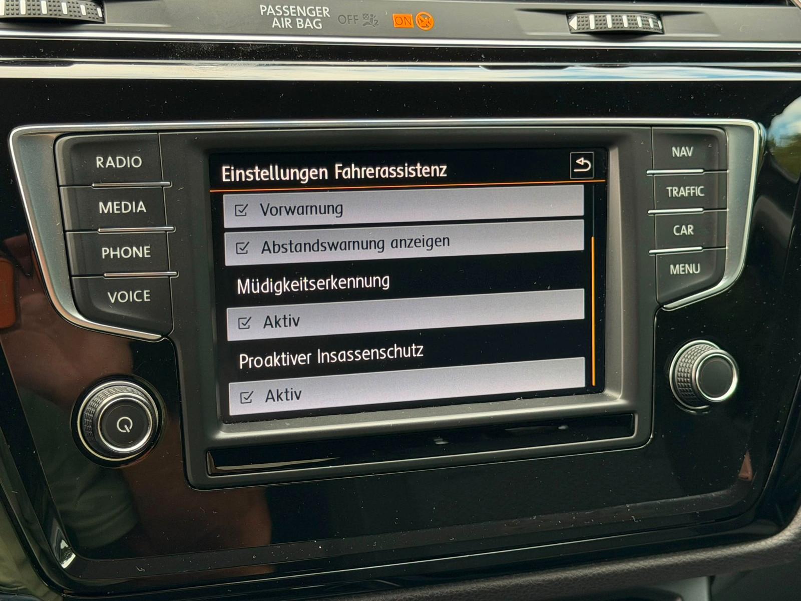 Volkswagen Touran 1.4 Comfortline BMT Kamera-Navi-7.Sitzer-