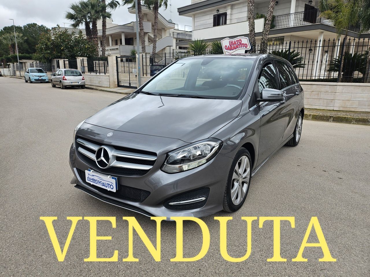 MERCEDES-BENZ B 180