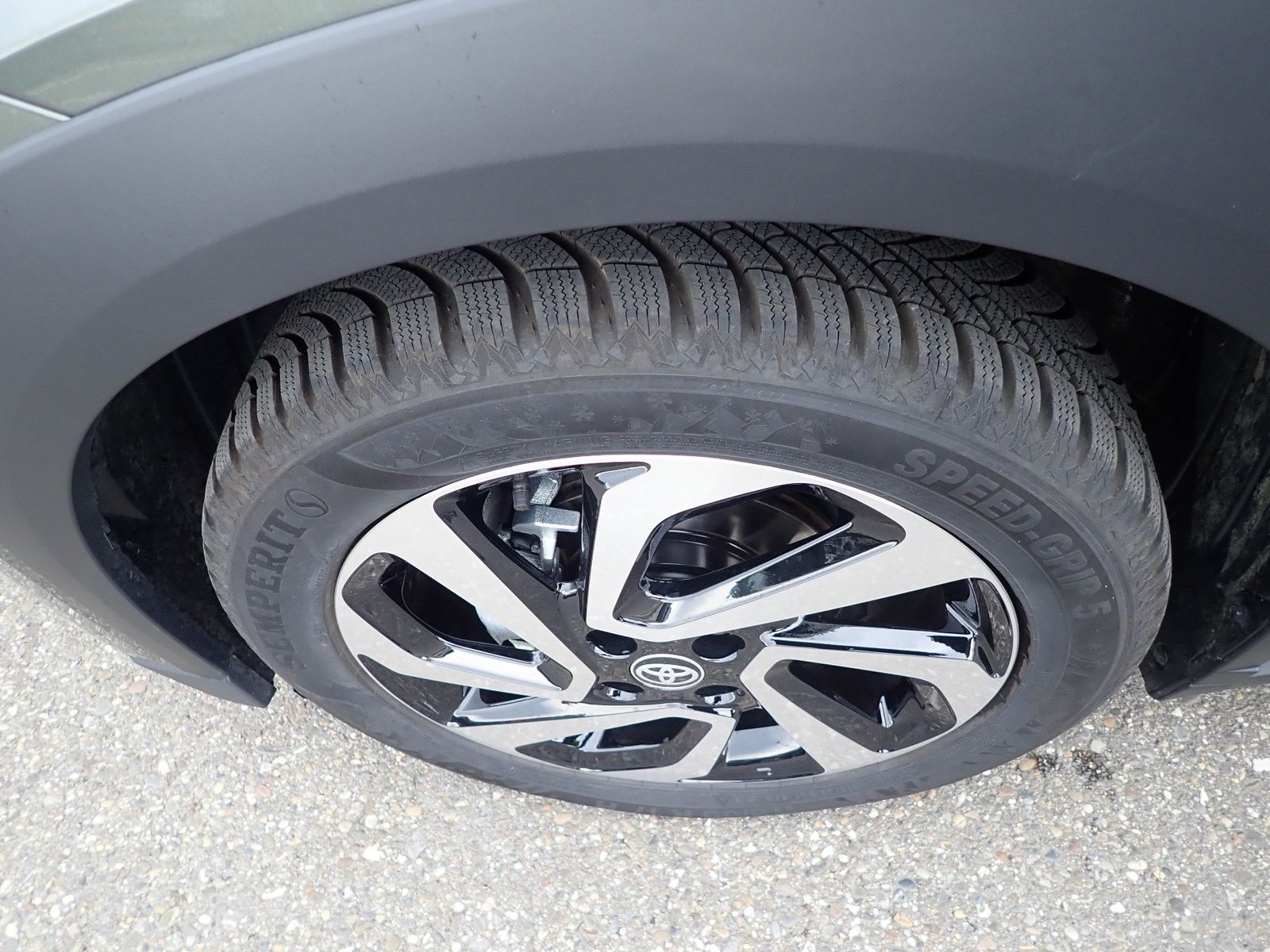 Fahrzeugabbildung Toyota Aygo X Pulse Autom.