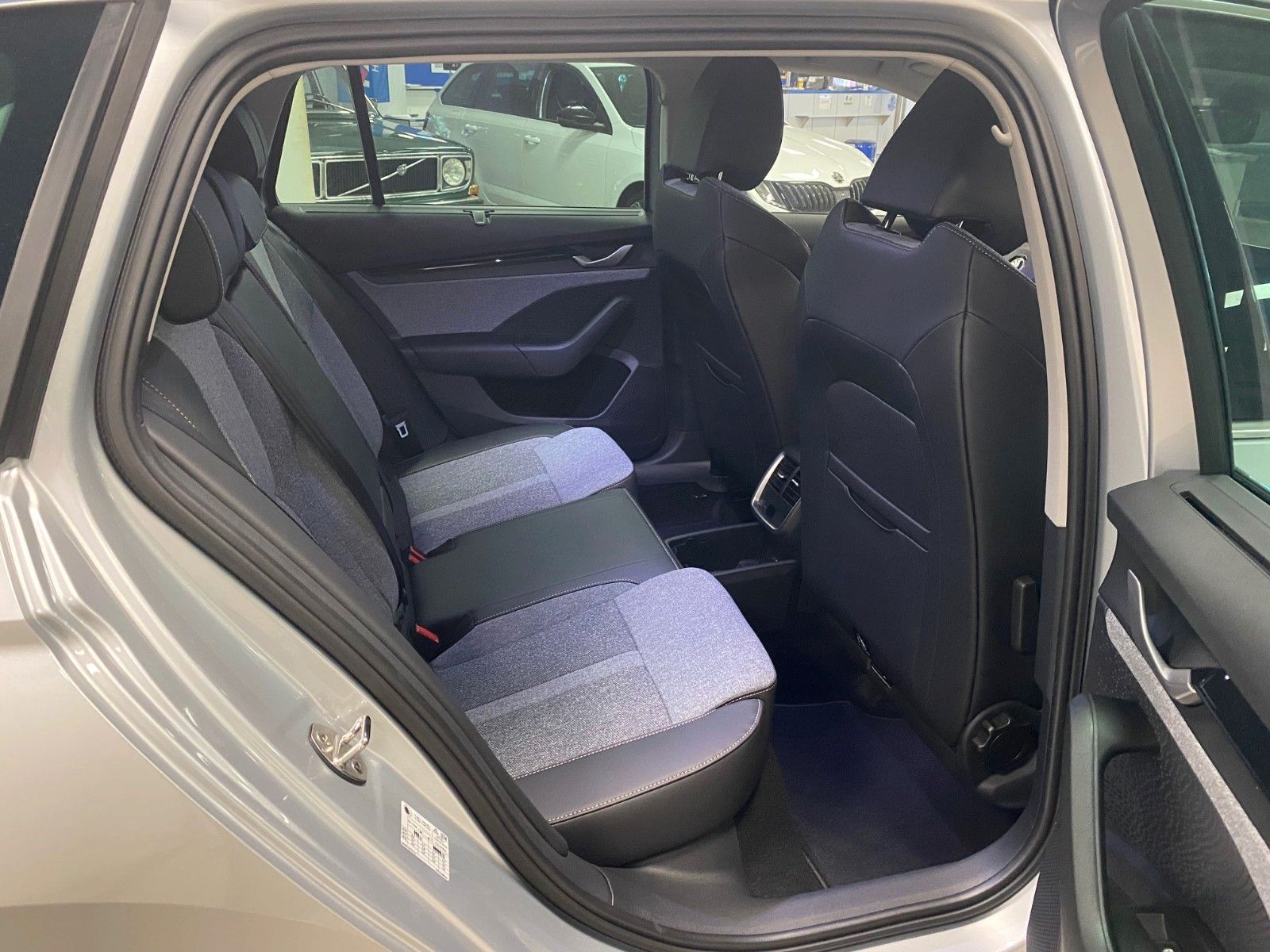Fahrzeugabbildung SKODA Octavia 1.5 TSI MHEV 110kW DSG Selection+Matrix+