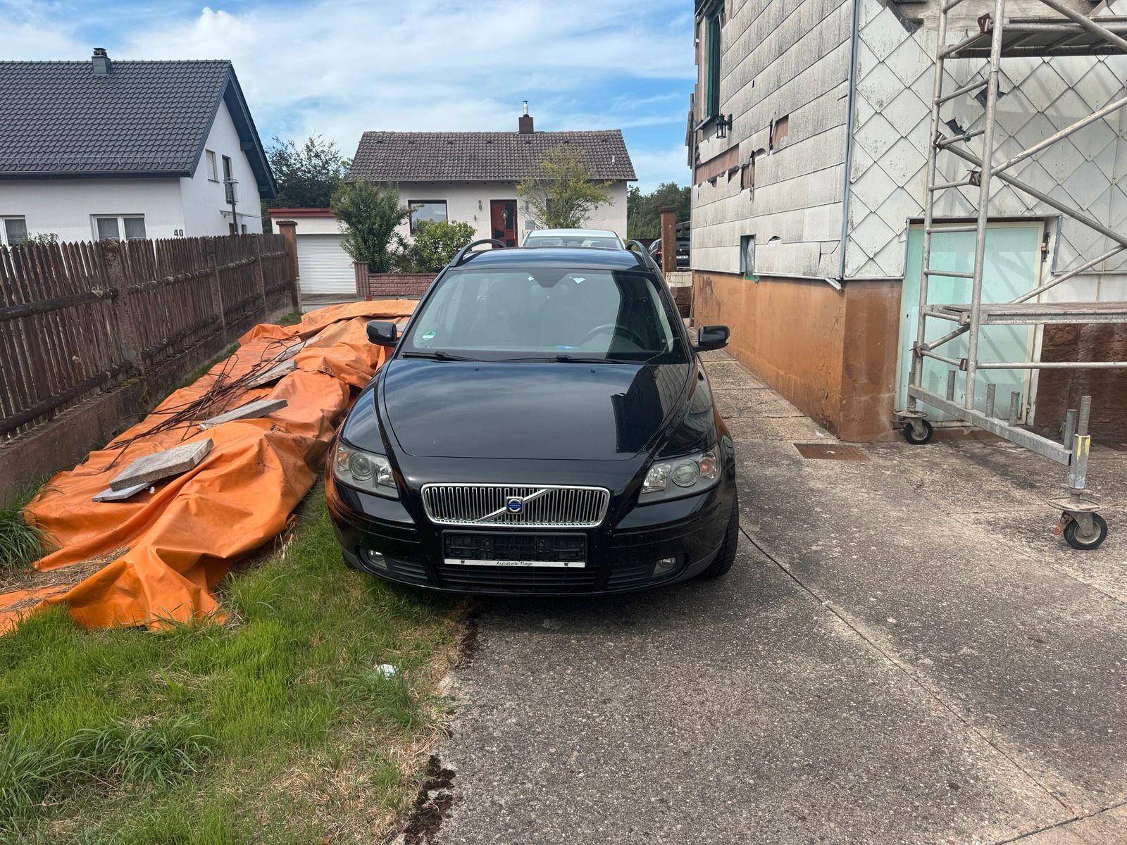 Volvo V50 2006 — rear view