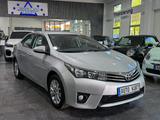 Toyota Corolla 1,6i Life+*Navi*RFK*Parkassyst*Alu*Klima - Toyota Corolla mit Benzin-Antrieb: Limousine, 1.6