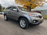 Kia Sorento Spirit 4WD Automatik SHZ Rückfahr.AHK - silberne Kia Sorento