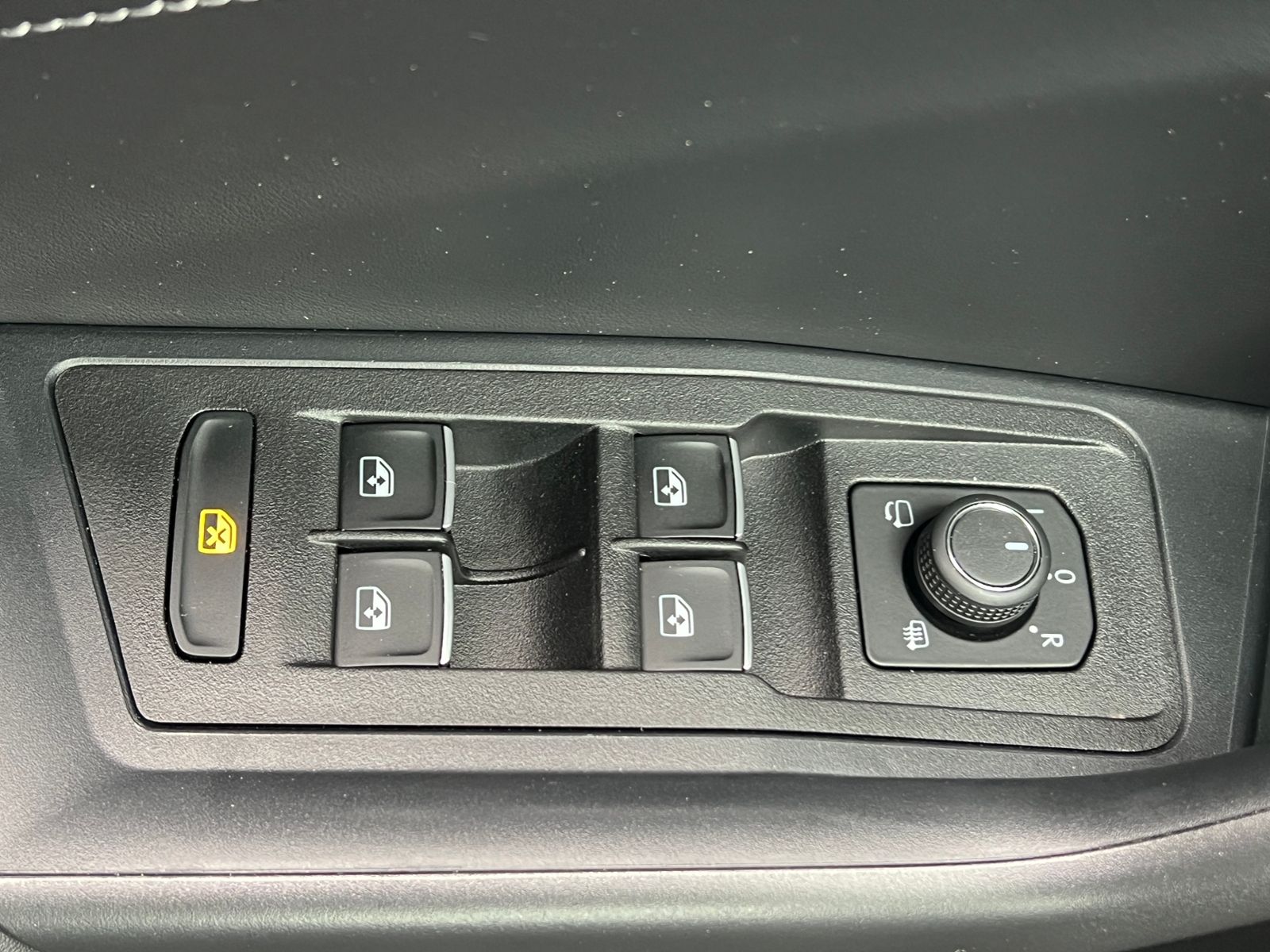 Fahrzeugabbildung Volkswagen T-Roc GOAL 1.5 TSI DSG *AHK, LED, "Plus"-Paket,