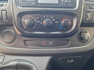 Opel Vivaro - 12