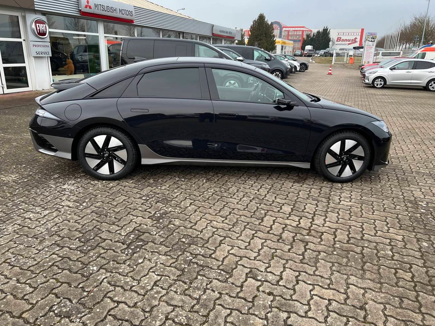 Fahrzeugabbildung Hyundai IONIQ 6 Heckantrieb 77,4kWh Batt. UNIQ-P