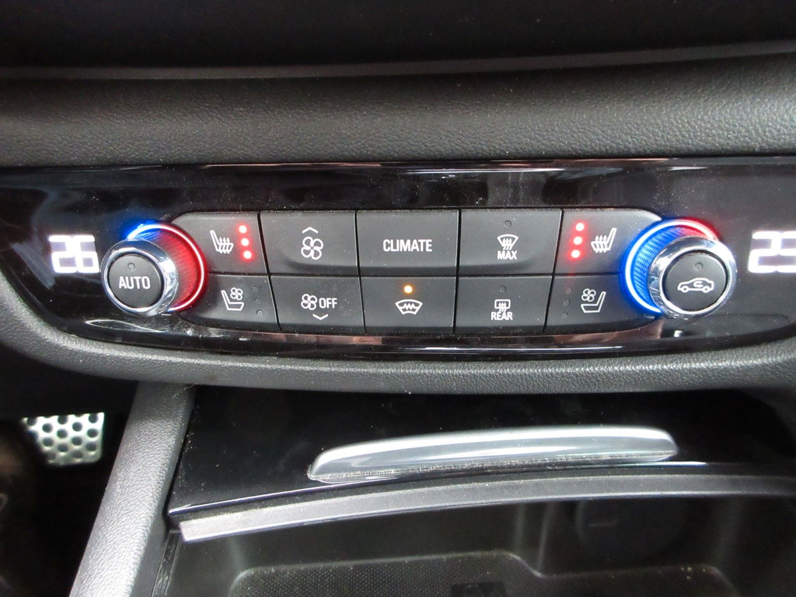 Fahrzeugabbildung Opel Insignia B ST Innovation 4x4 LEDER/4xSHZ/LHZ/AHK