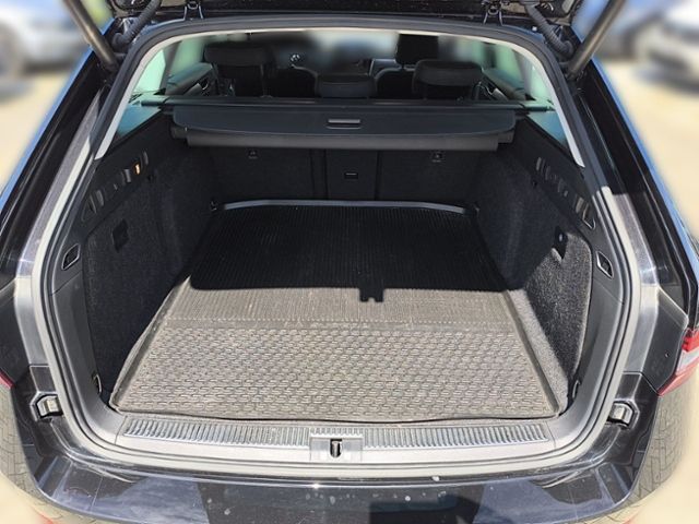 Fahrzeugabbildung SKODA Superb Combi 1.5 TSI ACT DSG Style ACC BI-XENON