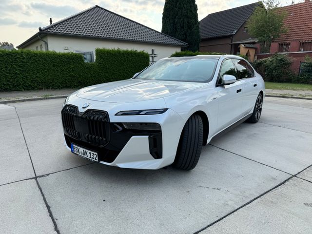 BMW 740 Baureihe 7 Lim 740 d xDrive M Sport