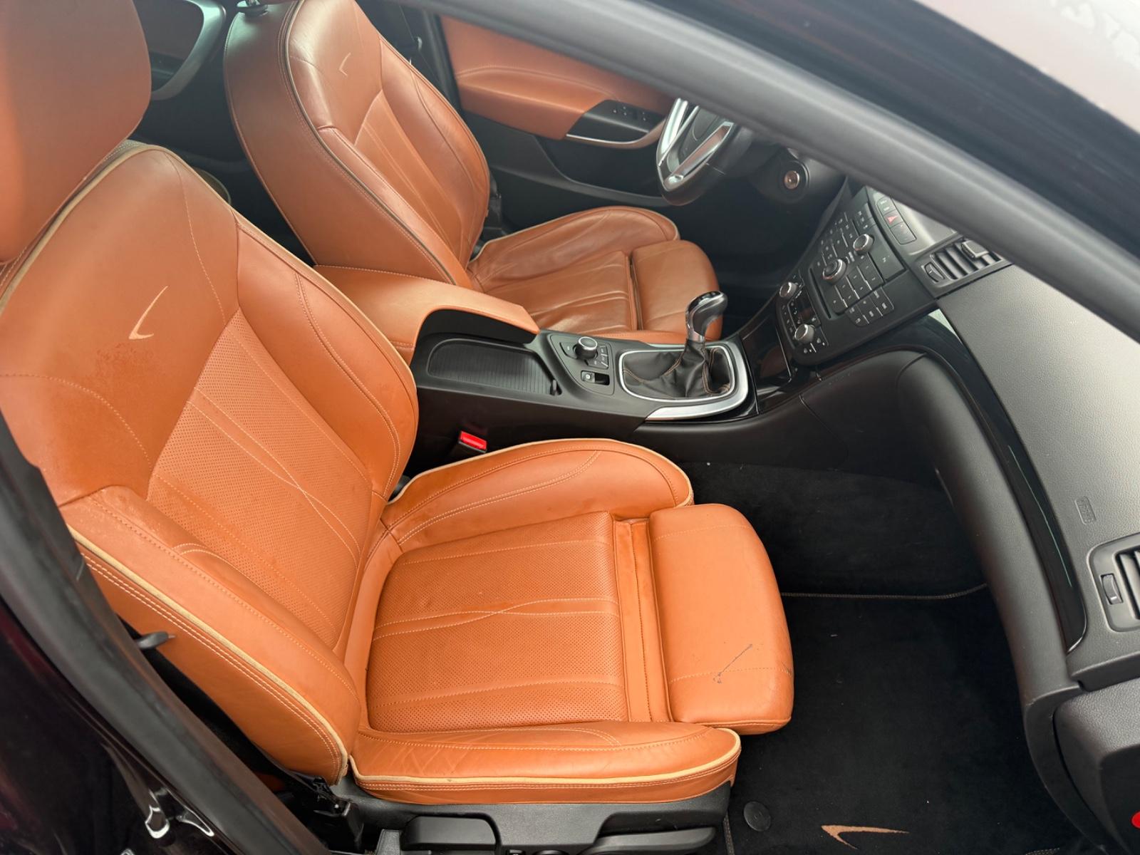 Opel Insignia 2011 — photo 14