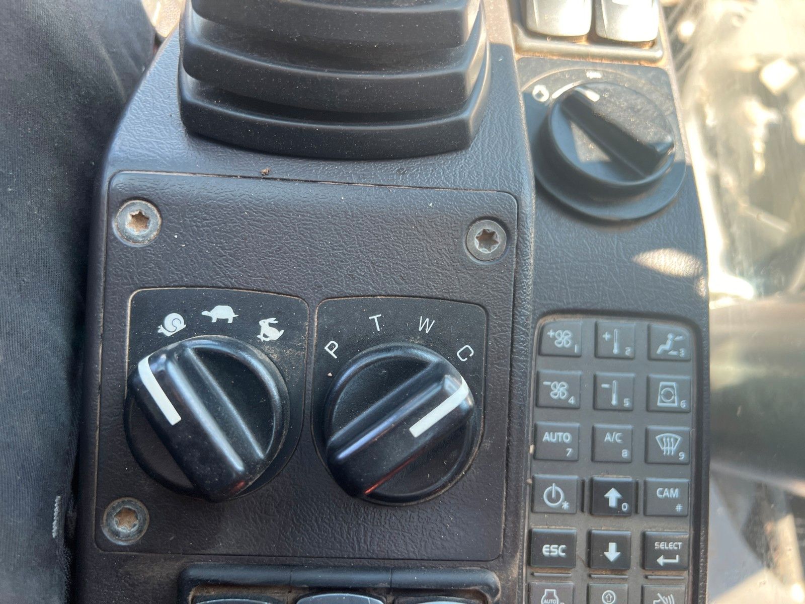 Fahrzeugabbildung Volvo EW160D / 2014 / 1xTieflöffel / Forstschutzgitter