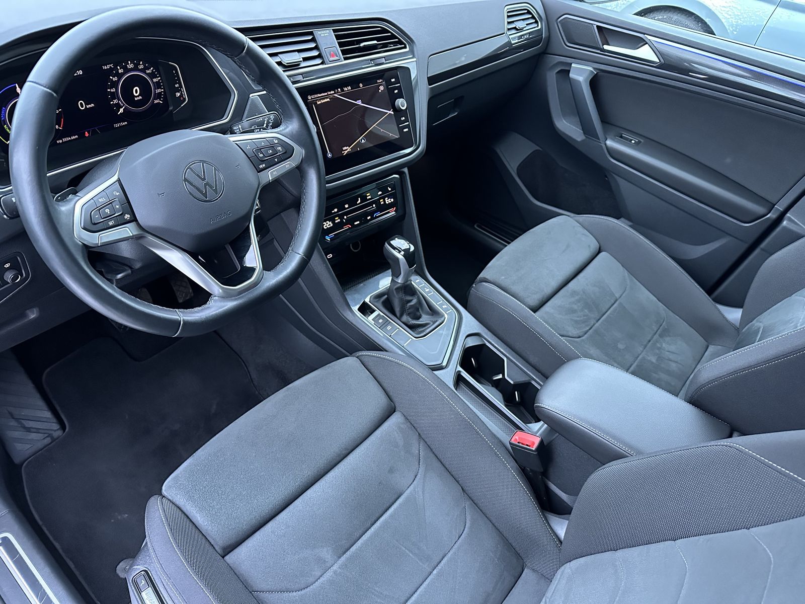 Fahrzeugabbildung Volkswagen Tiguan 1.4 eHybrid Life NAV+LED+AHK+KAM+VCOCK+PP