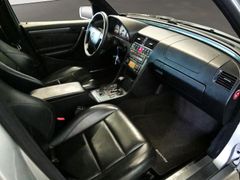 MERCEDES-BENZ C 43 AMG Navi PDC SHZ Xenon Schiebedach 5-G-Tron