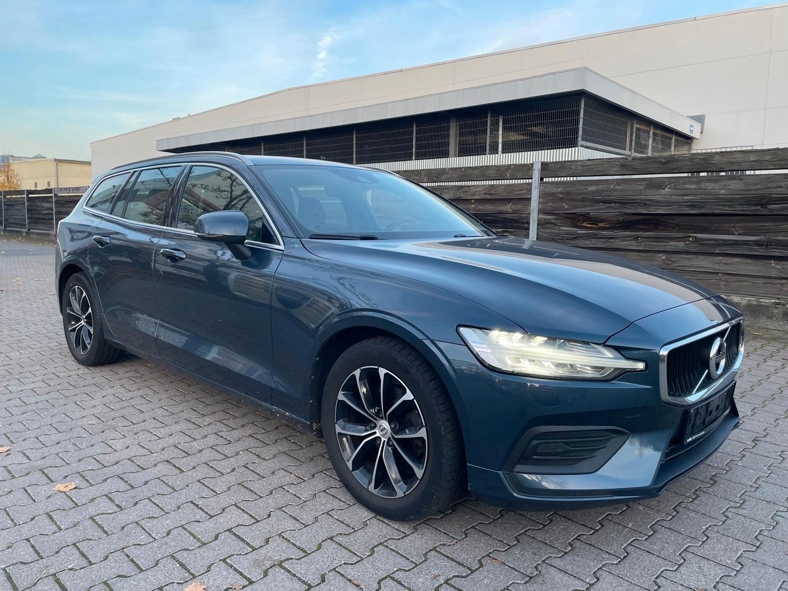 Volvo V60 Kombi Momentum Pro/Teilleder/Navi/PDC
