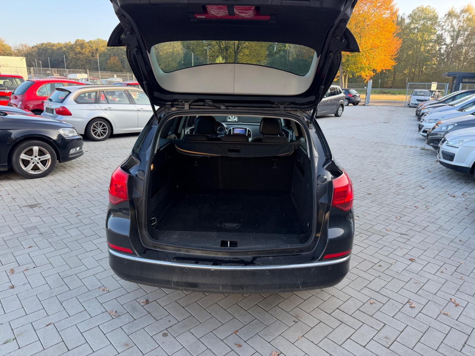 Opel Astra 2013 — photo 9