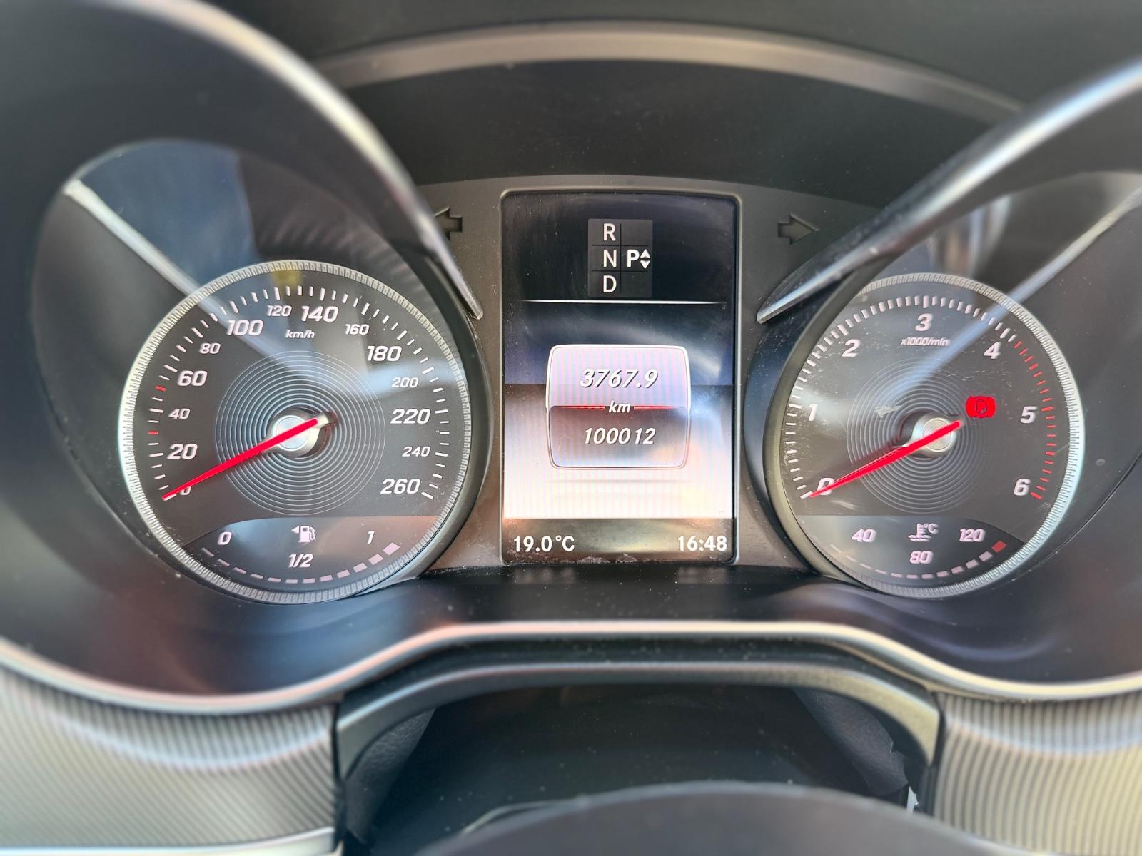 Mercedes-Benz V 250 Lang AMG 8 Sitze Pano AHK STHZ ORG km