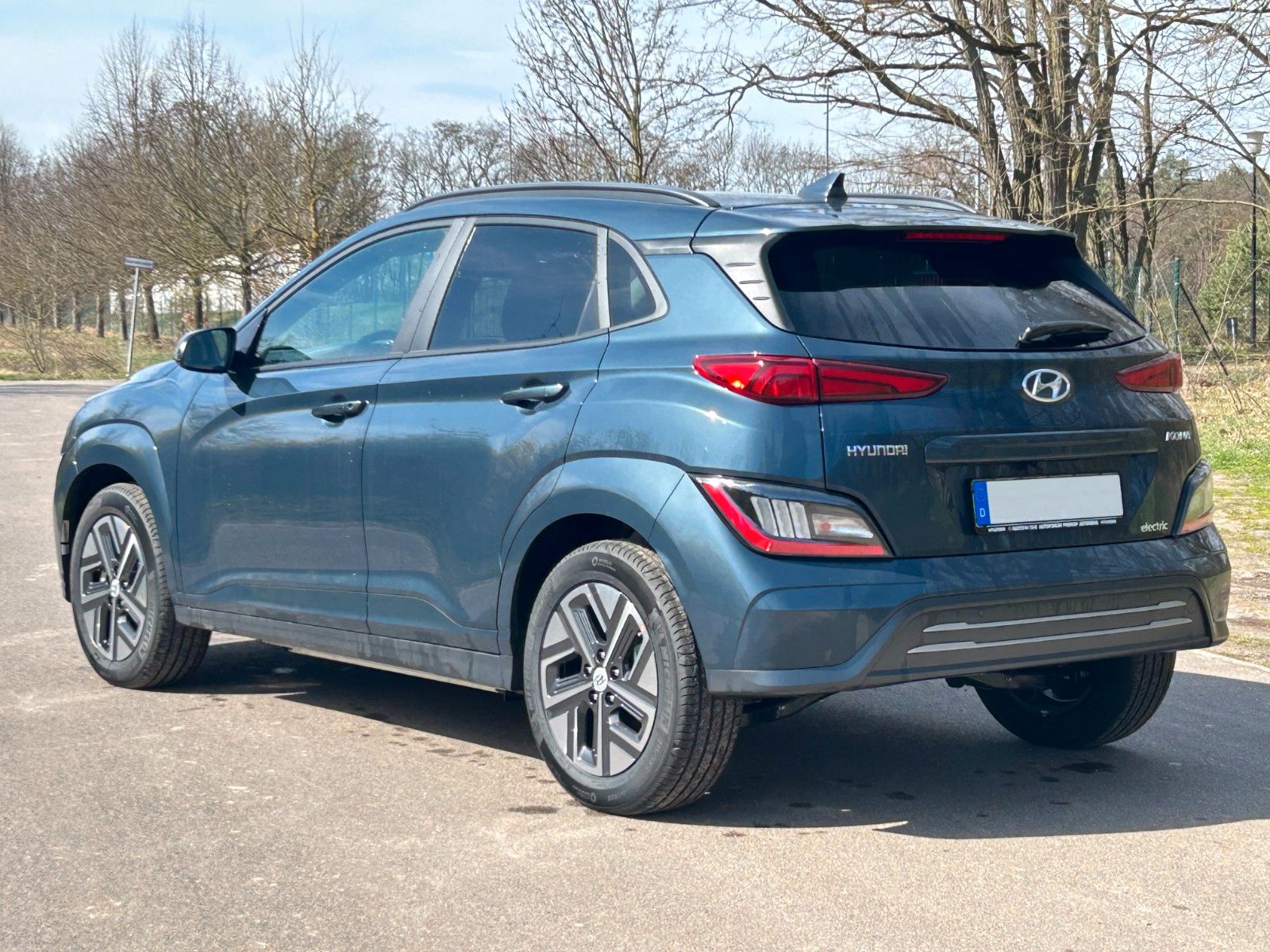 Fahrzeugabbildung Hyundai KONA EV Advantage 100kW *RW305KM*Navi*ACC*LED*