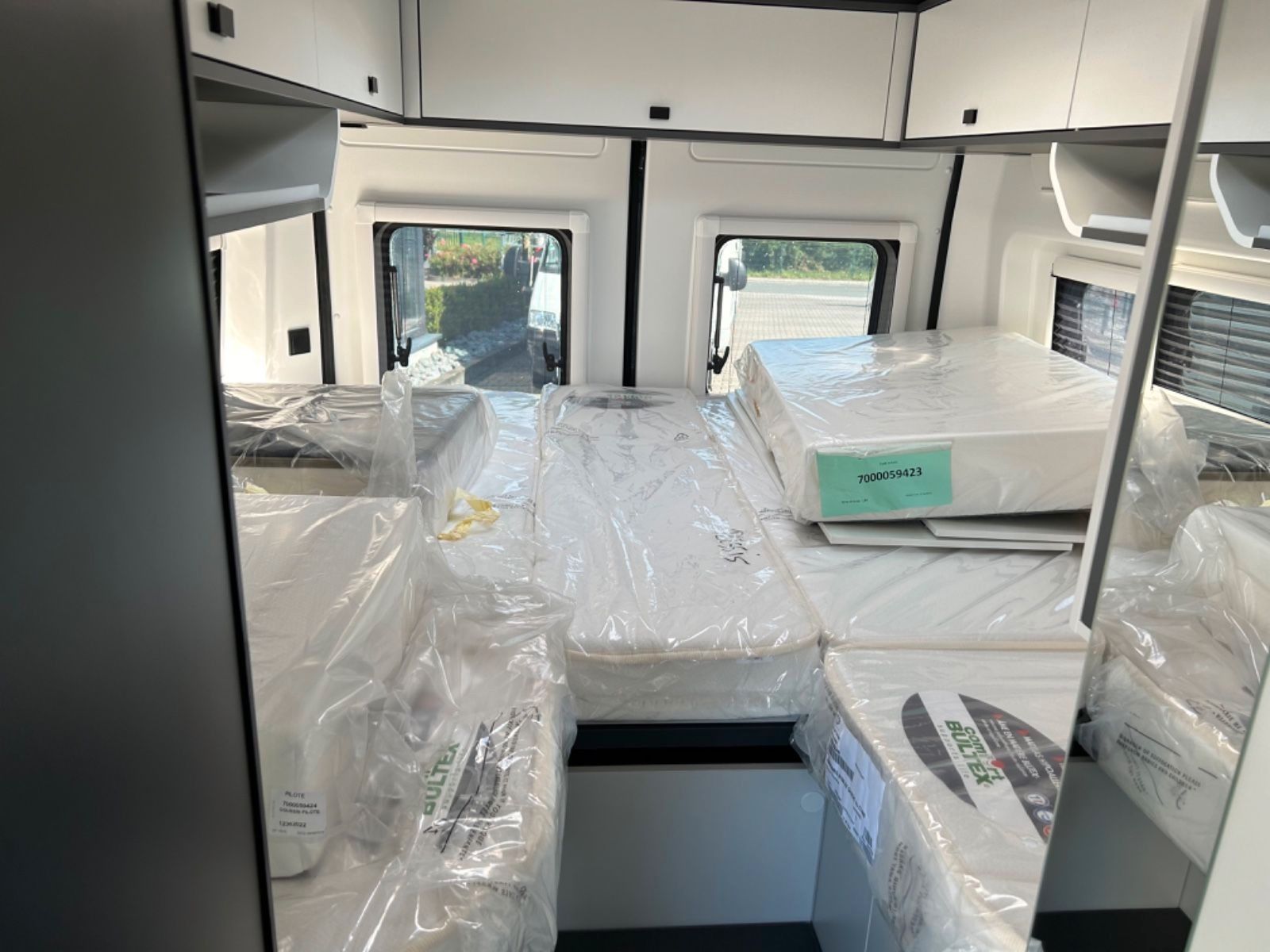 Fahrzeugabbildung Mooveo VAN 63 EB Prestige Autom. Solar Markise Combi 4D