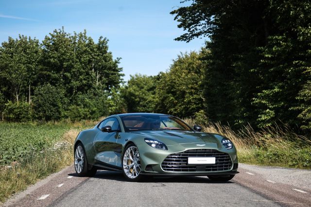 Aston Martin Vanquish - NEW
