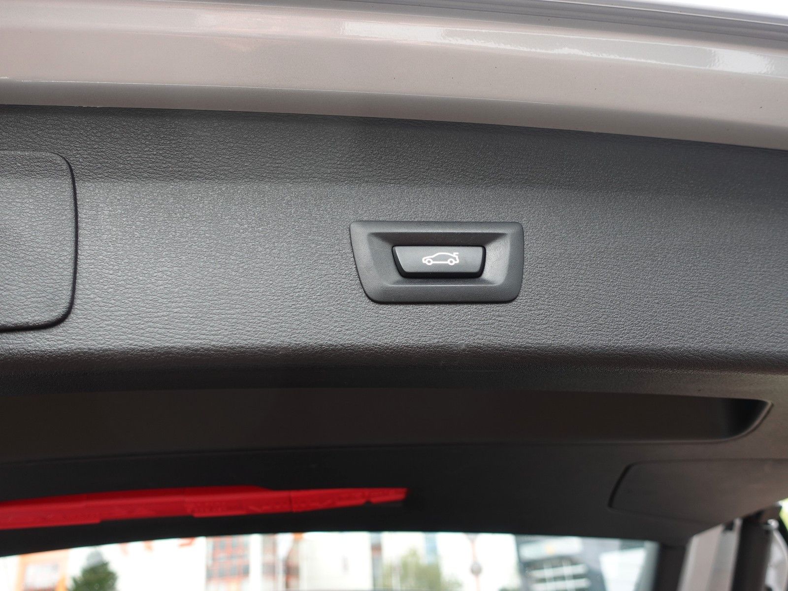 Fahrzeugabbildung BMW X1 xDrive20i A Sport Line