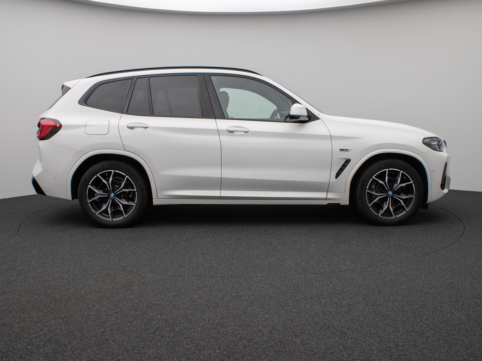 Fahrzeugabbildung BMW X3 xD30e M Sport Kamera DAB HiFi Fernlichtassist