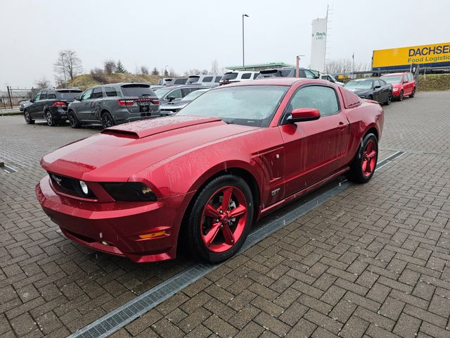 Ford Mustang GT. Automatik. V8.