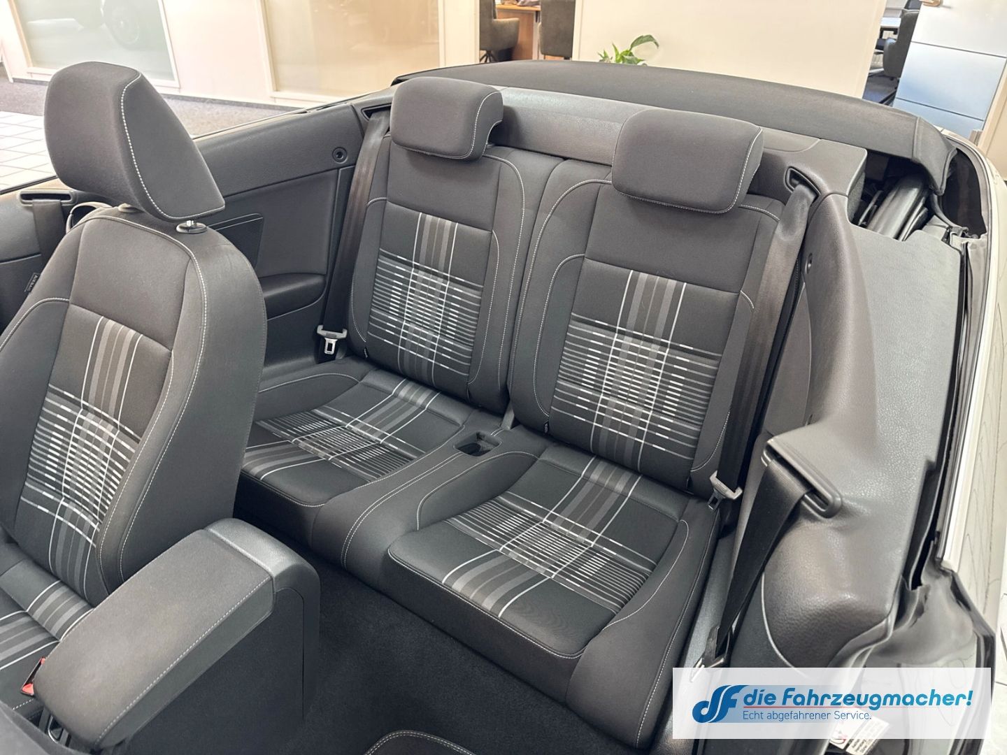 Fahrzeugabbildung Volkswagen Golf VI Cabriolet Lounge BMT Navi Dyn. Kurvenlic