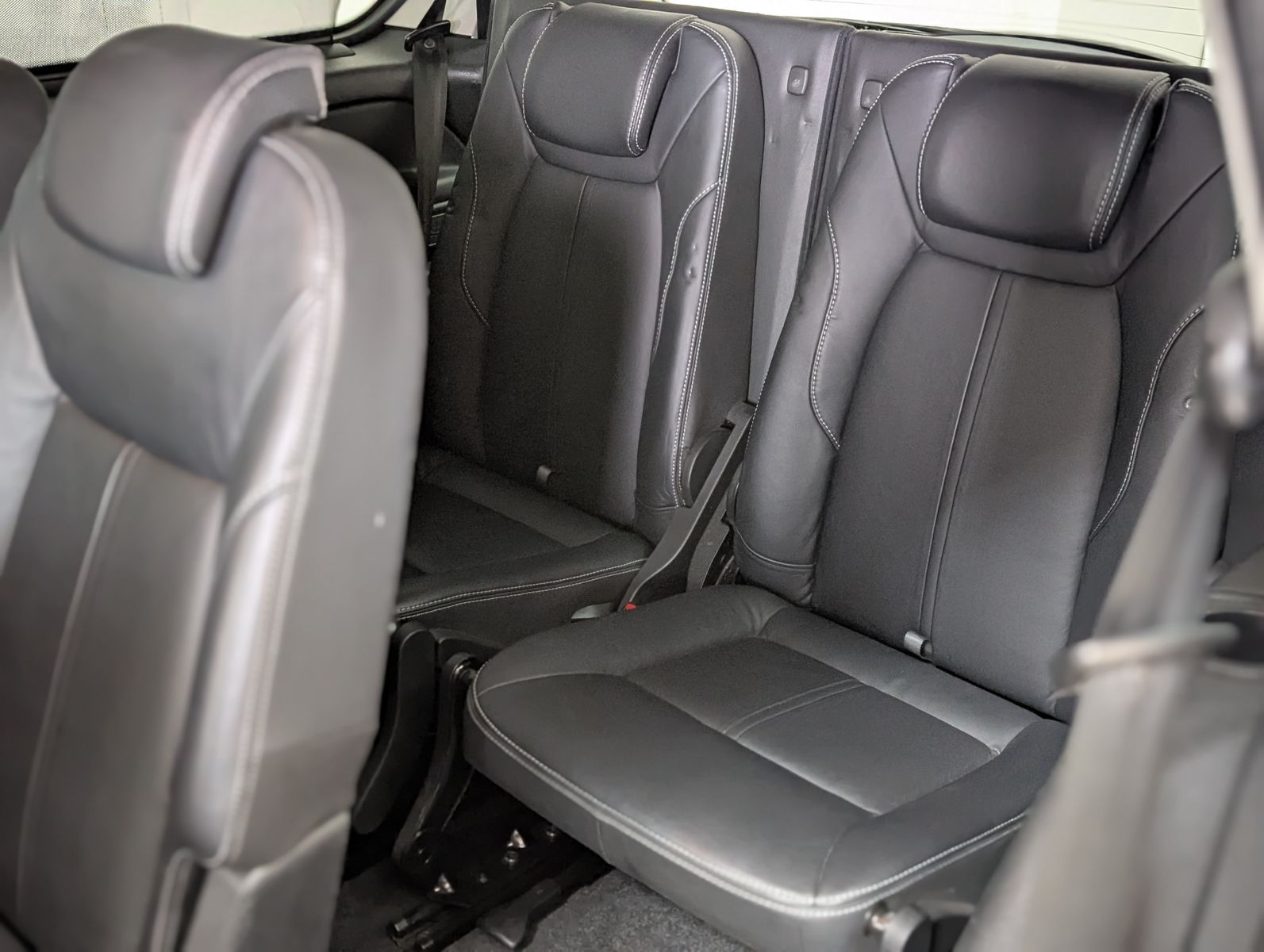 Fahrzeugabbildung Ford Galaxy Ghia 7-SITZ AHK PDC LEDER EURO5 KLIMA