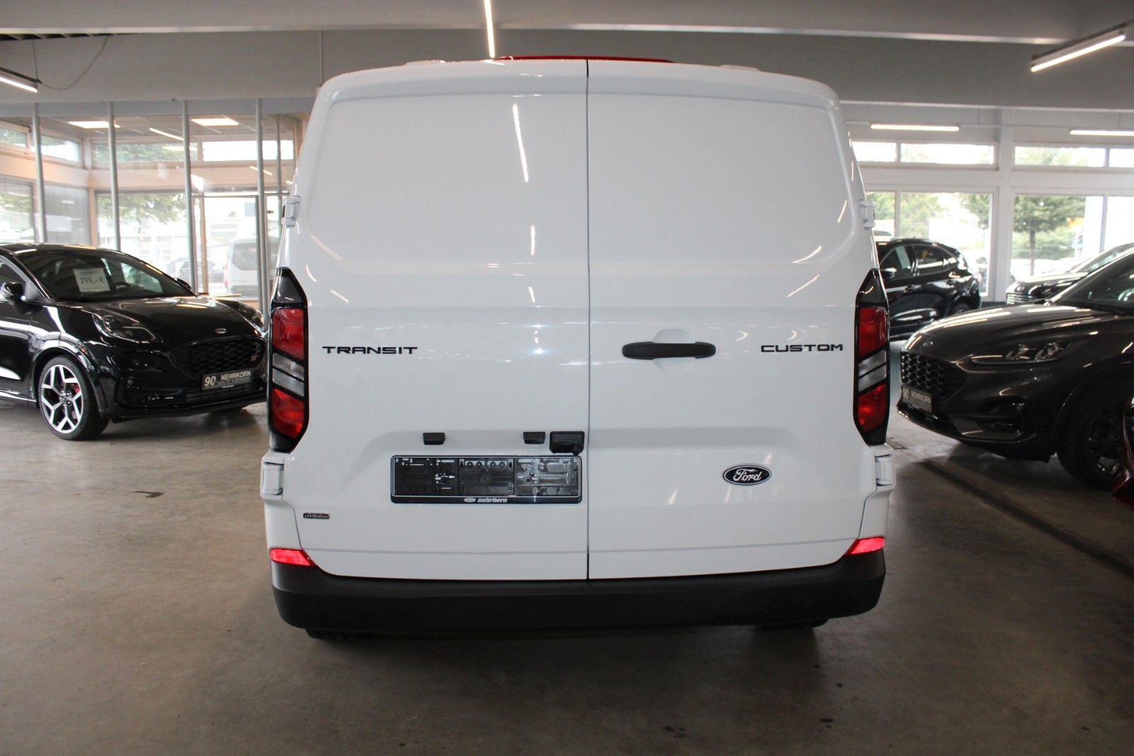 Fahrzeugabbildung Ford Transit Custom TREND PHEV L1 LED NAVI Technolog