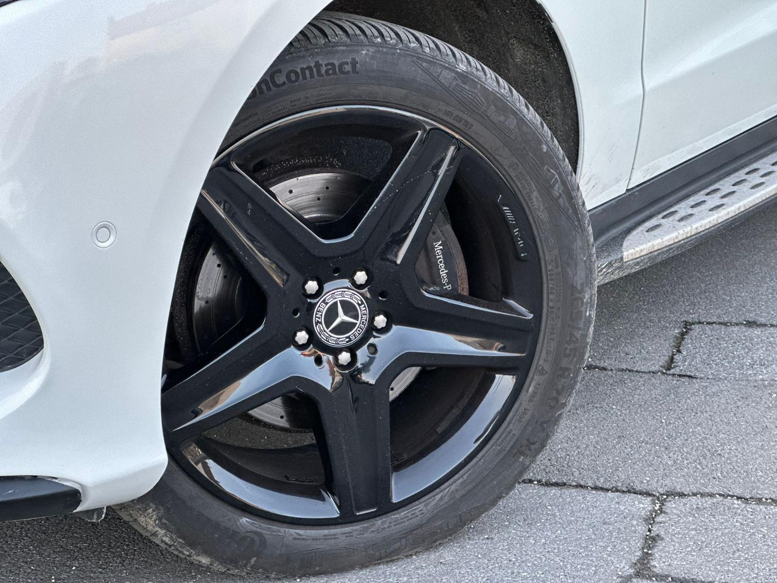 Mercedes-Benz GLE350d 4MATIC AMG LINE PANO TOTWINKEL