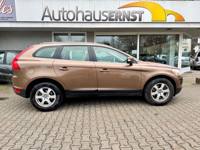 Volvo XC60 T6 Summum AWD *Panorama+Leder+BiXenon+1Hand