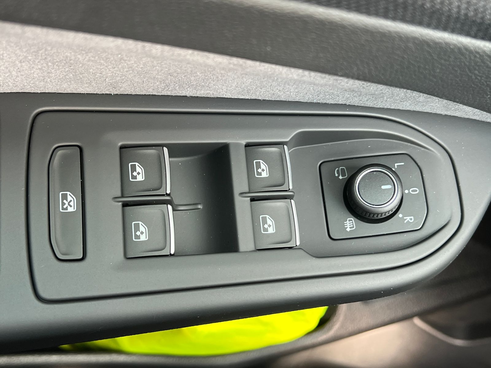 Fahrzeugabbildung Volkswagen Golf R 2.0 TSI DSG 4MOTION *Black-Style, Harman*