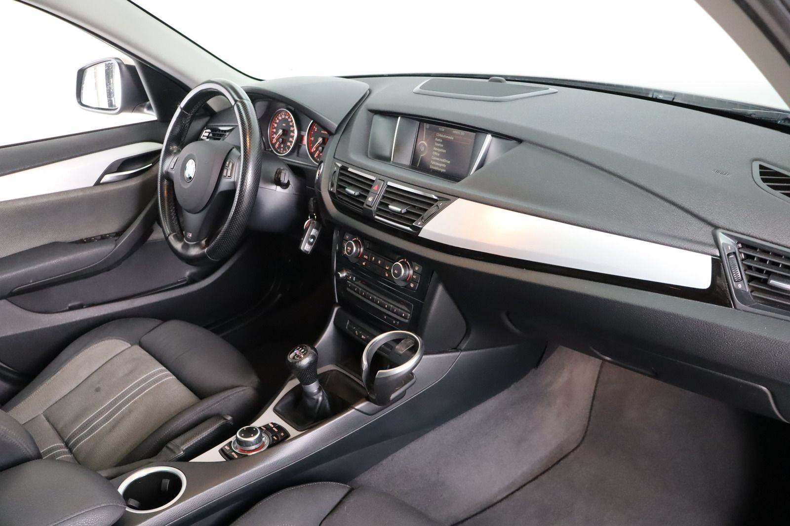 Fahrzeugabbildung BMW X1 18i * X-Line * Xenon * Sitzhzg.