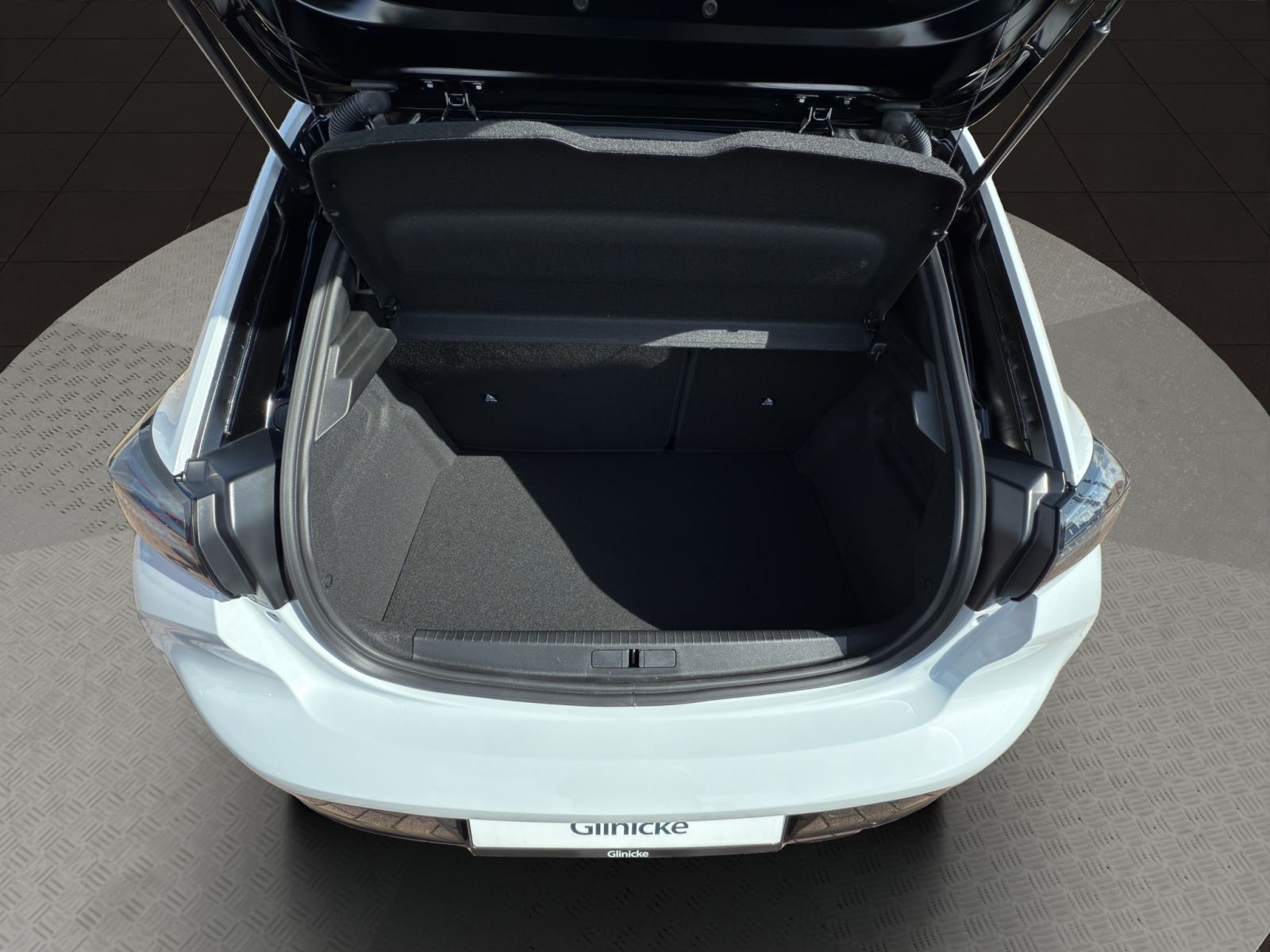 Peugeot 208 - Bild 18