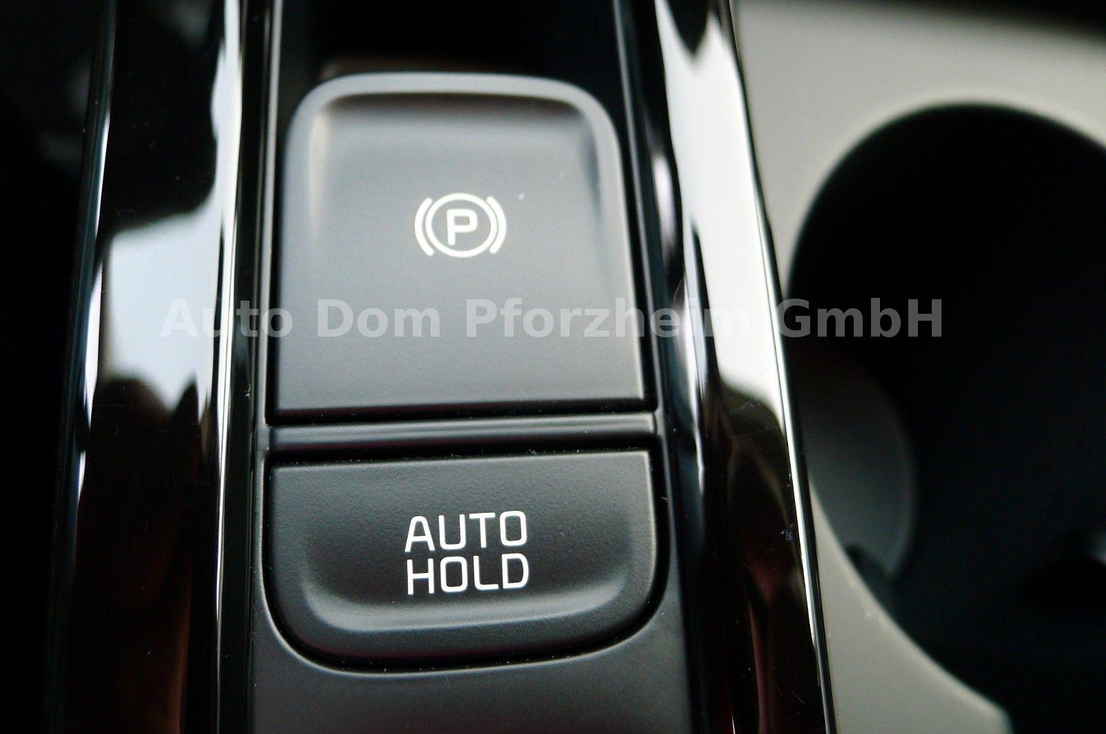 Kia CEED SW 1,5T DCT Spirit /UVO/NAVI/Kamera/LED