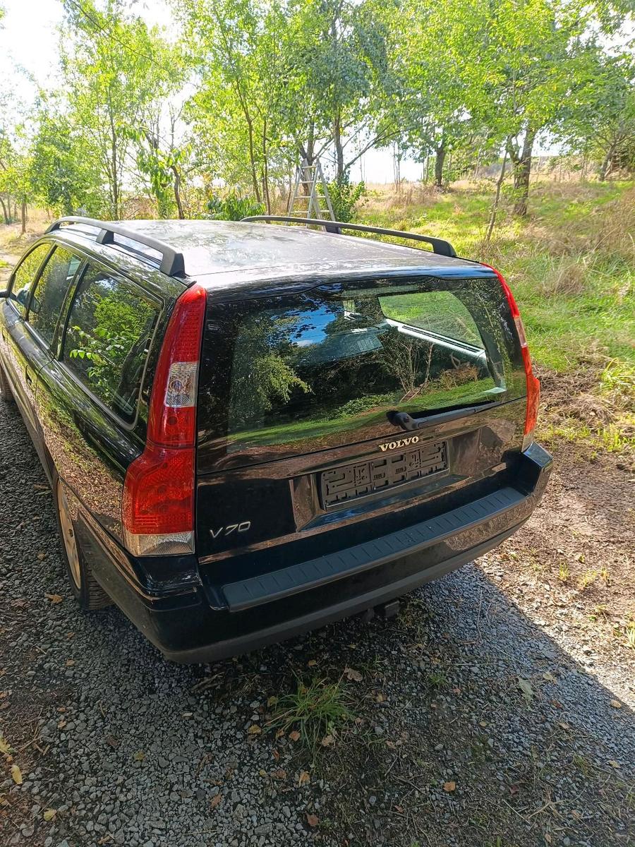 Volvo V70 2005 — interior
