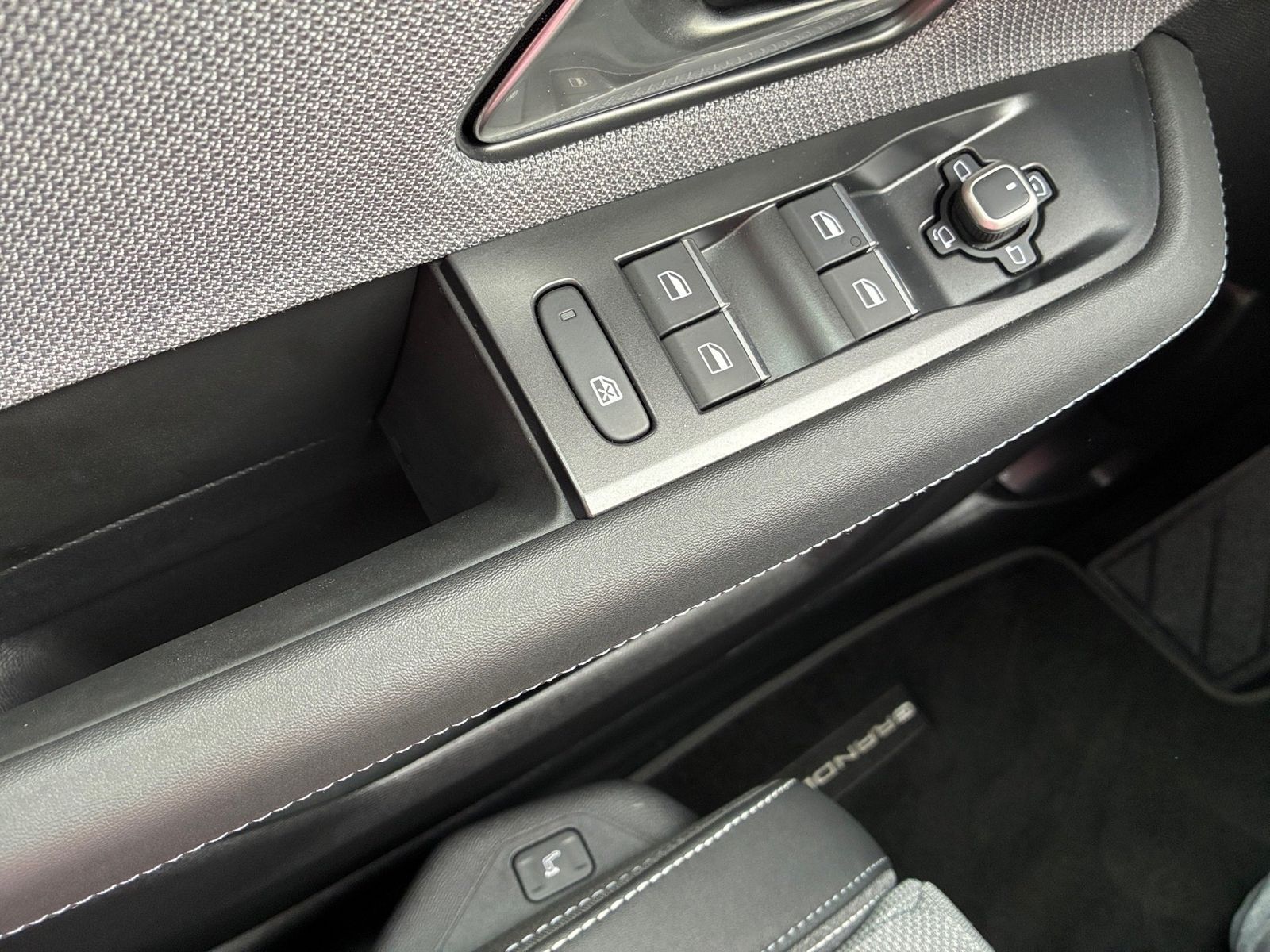 Fahrzeugabbildung Opel Grandland 1.2 48V W GS 360,HUD,Kamera,Navi,PDC