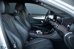 MERCEDES-BENZ E 400 d T 4M Avantgarde *Widescreen*Memory*AHK*