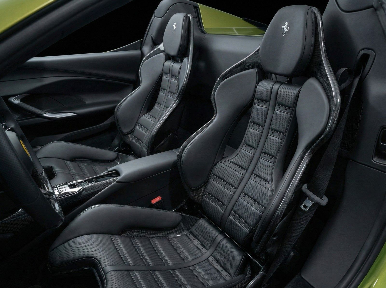 Fahrzeugabbildung Ferrari 296 GTS| Lift | Full Carbon | Verde Germoglio