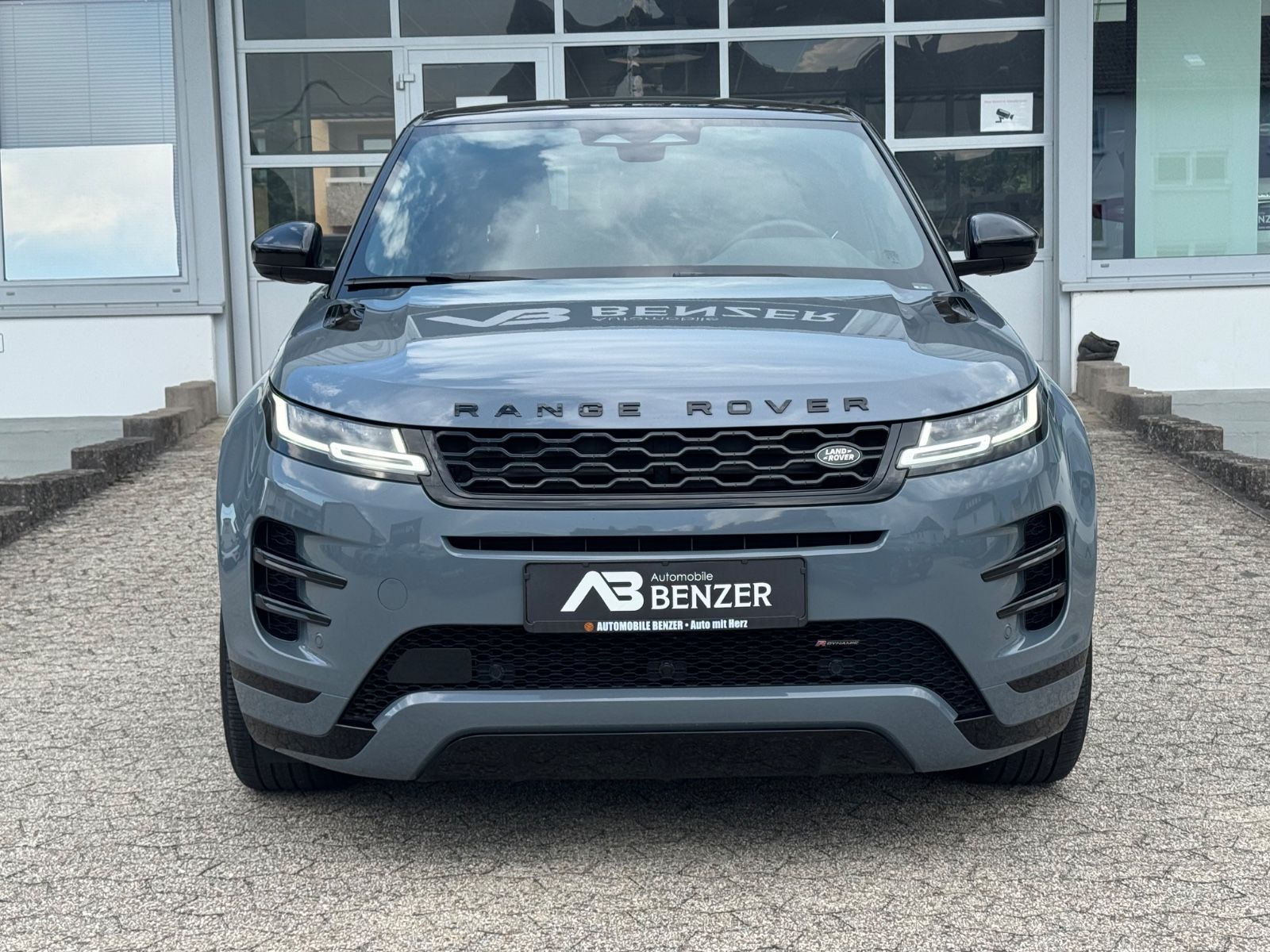 Fahrzeugabbildung Land Rover Range Rover Evoque R-Dynamic SE/Leder/PANO/LED