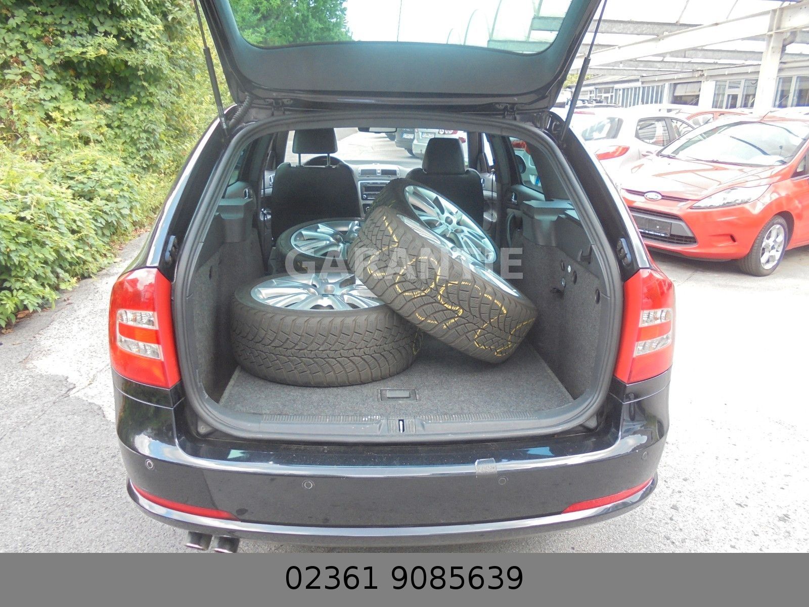 Fahrzeugabbildung SKODA Octavia Combi RS 2.0 TDI Klimaaut/Shz+Parktronik