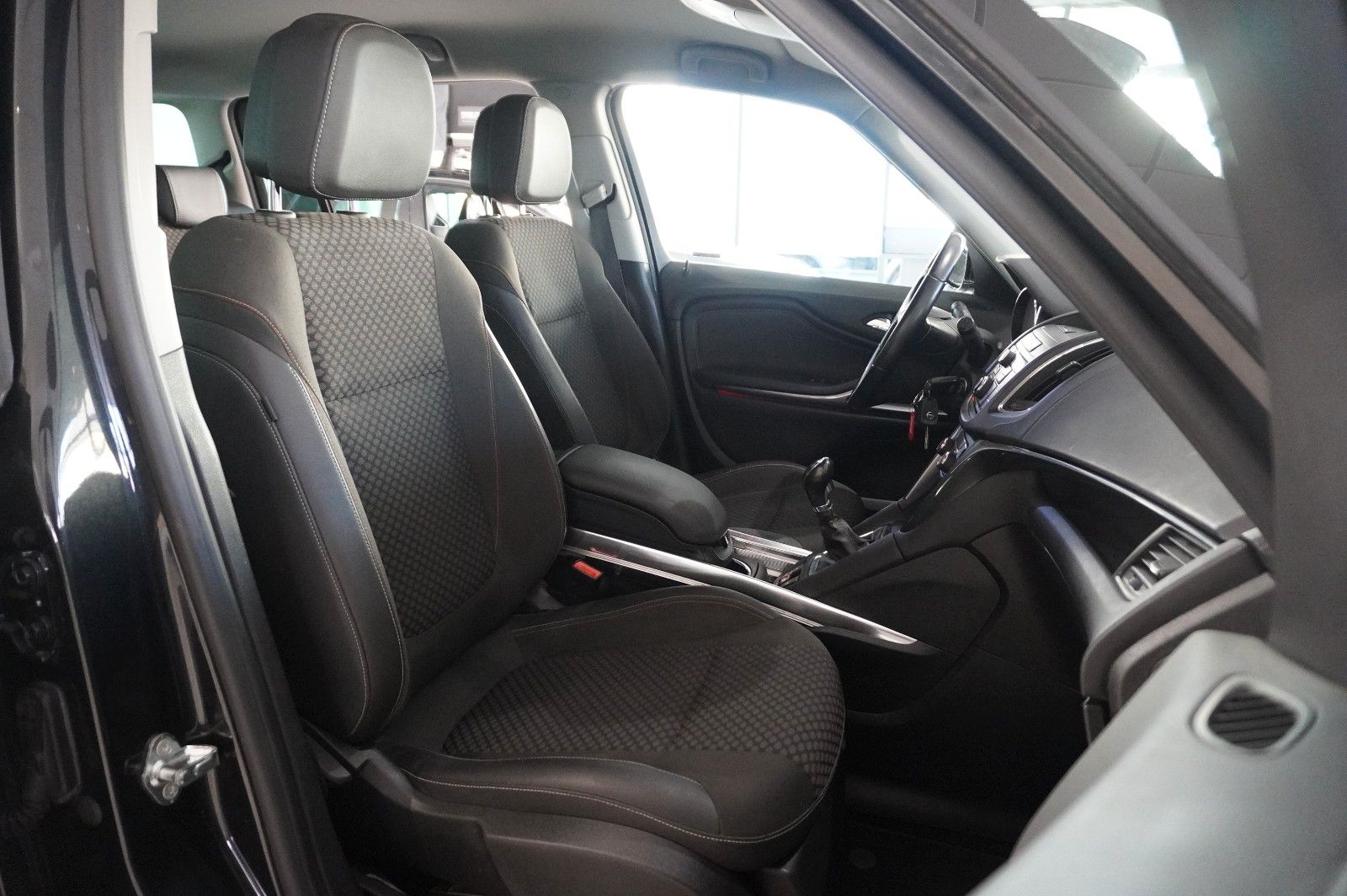 Fahrzeugabbildung Opel Zafira C Tourer 1.6 INNOVATION NAVI/BI-XENON/AHK