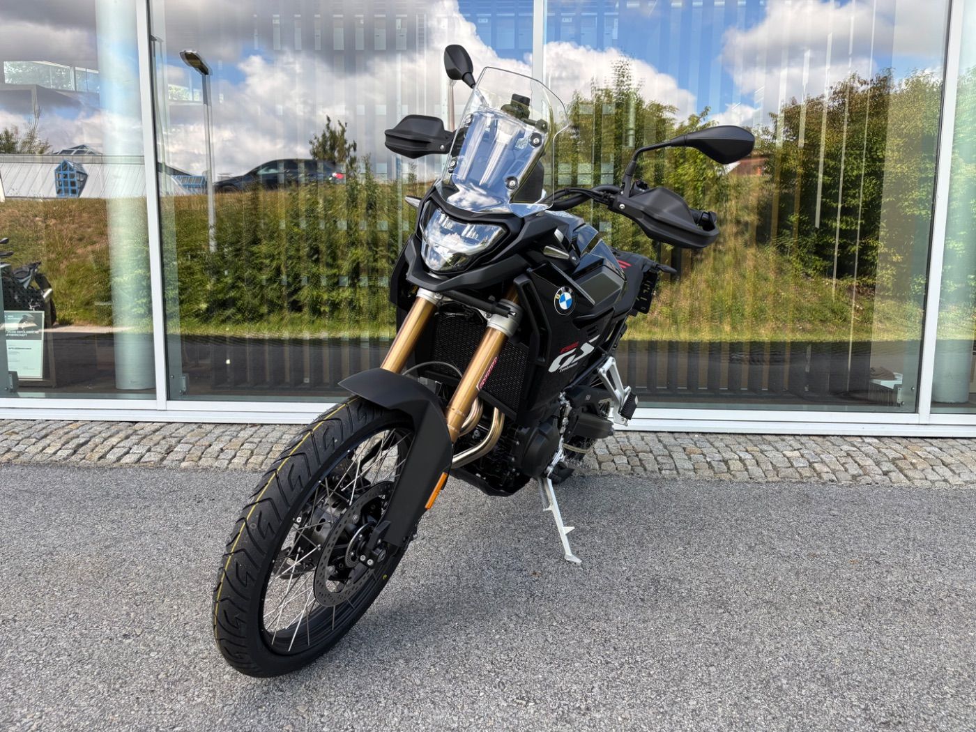 Fahrzeugabbildung BMW F 900 GS Dynamik Enduro-Paket Pro