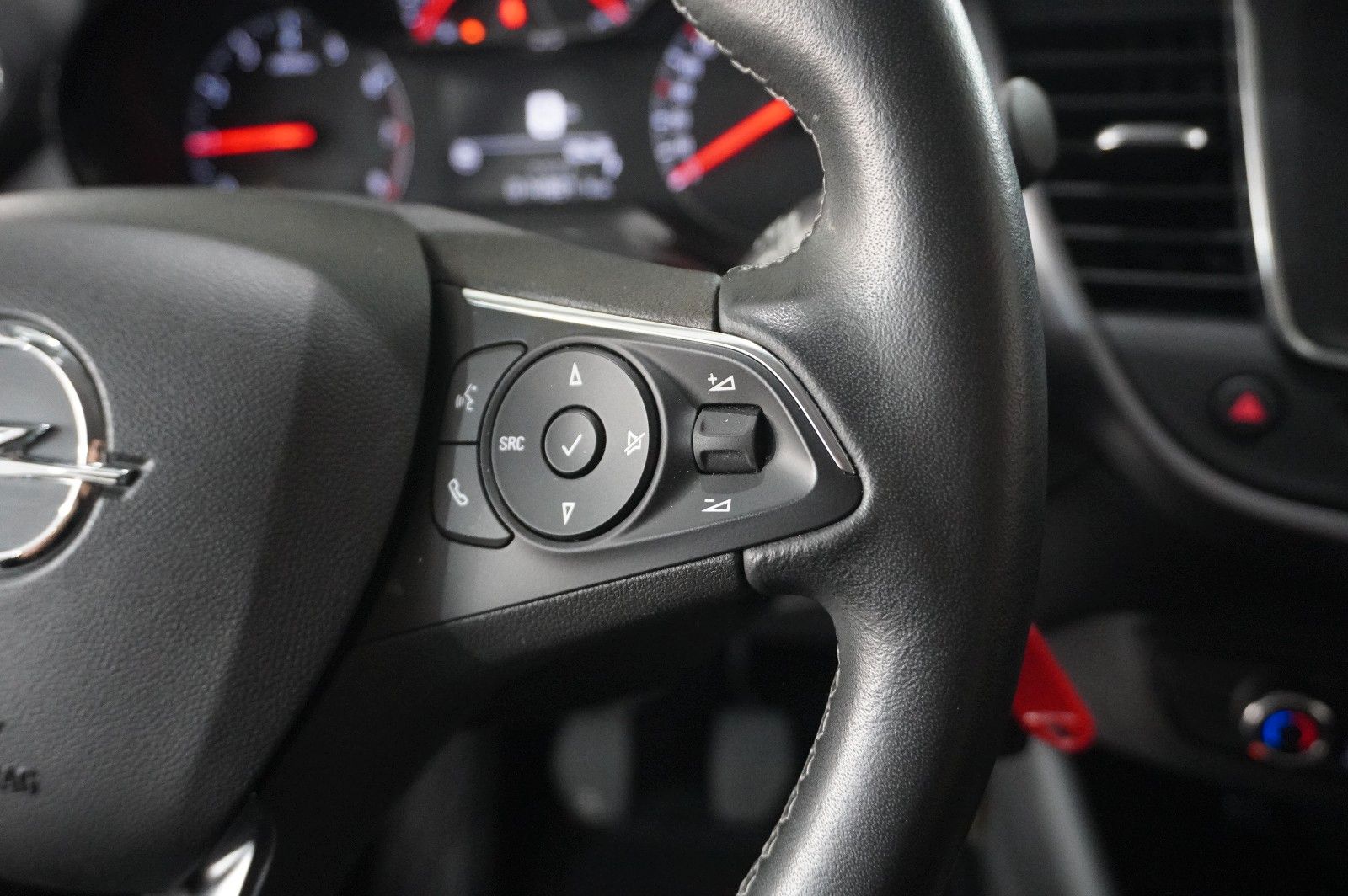 Fahrzeugabbildung Opel Crossland (X) 1.2 EDITION NAVI/LED/KAMERA/DAB+