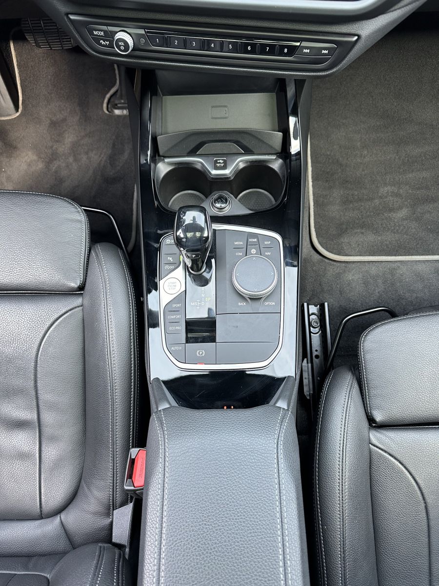 Fahrzeugabbildung BMW 120d Luxury-Line NAV+LED+PANO+H&K+KAMERA+WLAN+PP
