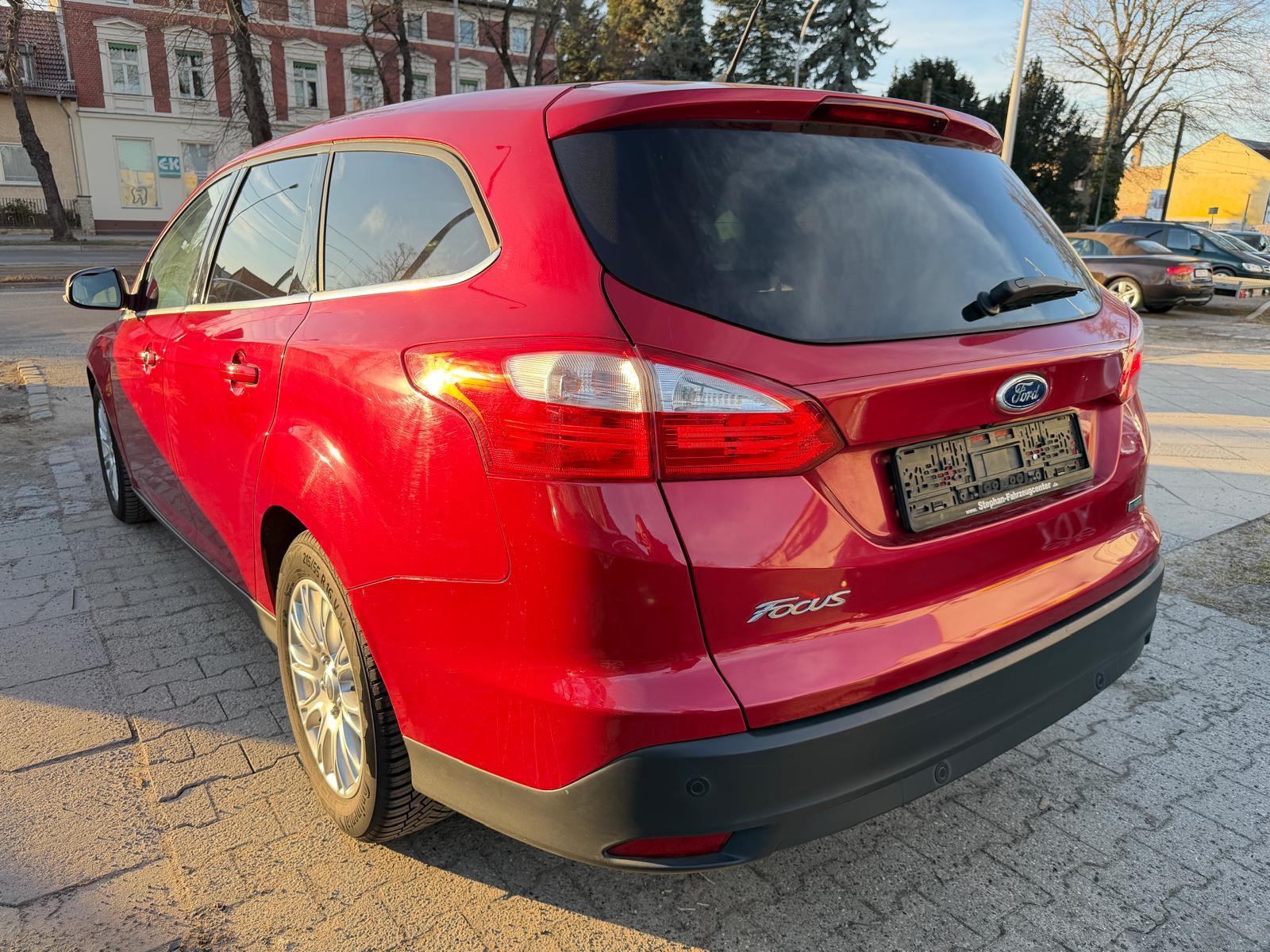 Ford Focus Turnier Titanium + Klima + Navi