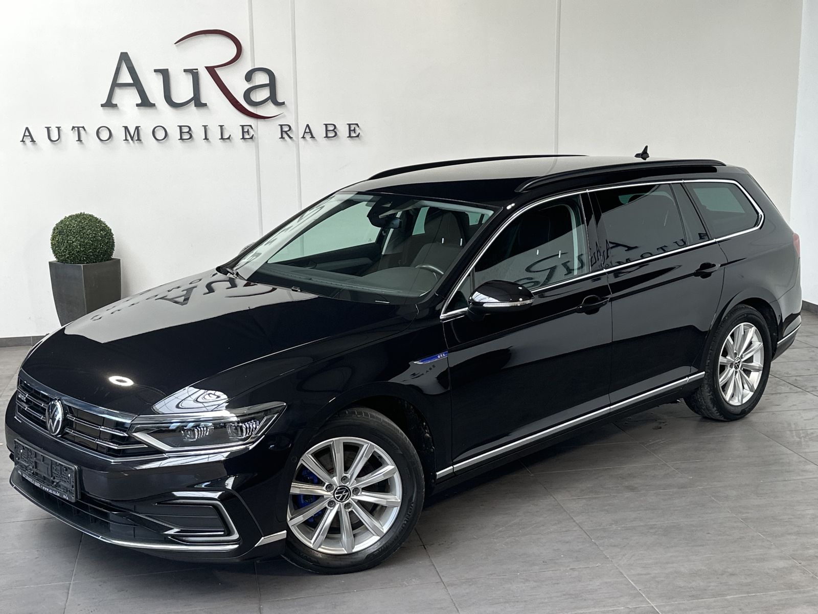 Fahrzeugabbildung Volkswagen Passat Variant 1.4 GTE+NAV+IQ-LIGHT+ACC+AHK+SHZ