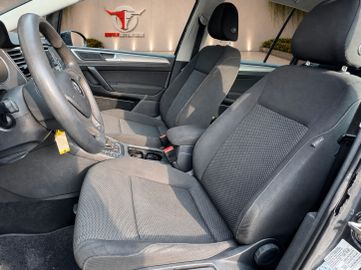 Volkswagen Golf - 9